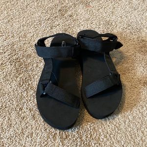 Bluefin strapped sandals